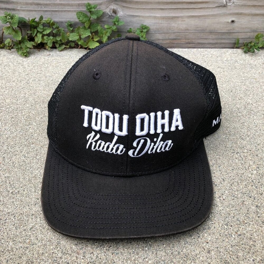 MAGAHET TODU DIHA KADA DIHA Snapback Trucker Hat Men's One Size Black Cap